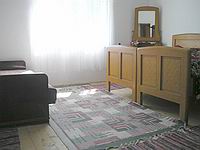 Az egyes szamu apartman elso szobaja