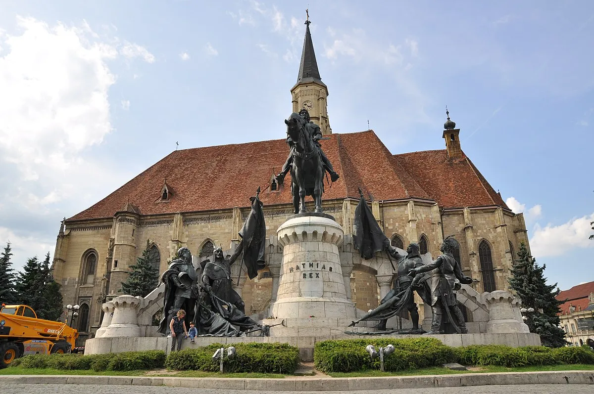 Cluj Napoca | Piata Unirii | Statuia regelui Matyas
