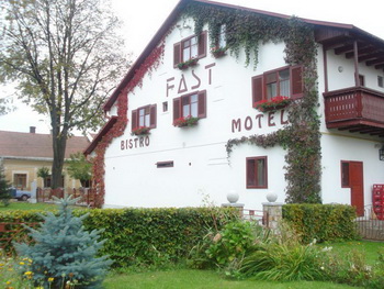 Cazare in Radauti - Pensiunea Fast, rezervari online in Radauti: Motel Cazare in Radauti - Pensiunea Fast, rezervari online in Radauti: Motel