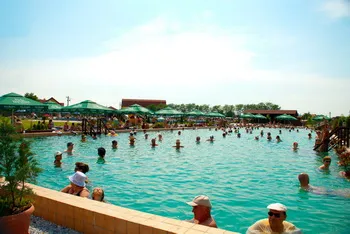 Strand Apollo Sangeorgiu de Mures: apa dulce, apa sarata, plaja, sezlong, piscina pentru copii, loc de joaca