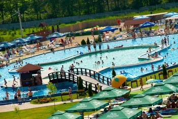 Strand Apollo Sangeorgiu de Mures: apa dulce, apa sarata, plaja, sezlong, piscina pentru copii, loc de joaca