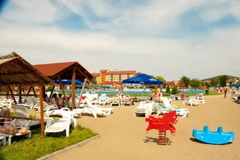 Strand Apollo Sangeorgiu de Mures: apa dulce, apa sarata, plaja, sezlong, piscina pentru copii, loc de joaca