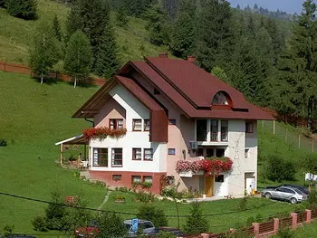 Cazare in Bucovina, Vama - Pensiunea Lucretia ***, rezervari online in Bucovina, Vama: Pensiune *** cazare bucovina vama - Cazare in Bucovina, Vama - Pensiunea Lucretia ***, rezervari online in Bucovina, Vama: Pensiune ***