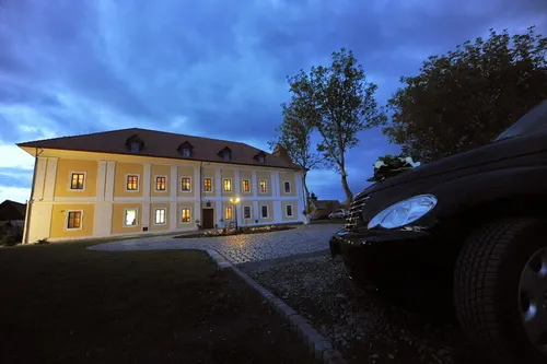 Cazare Ogra - Hotel Castel Haller - Judetul Mures