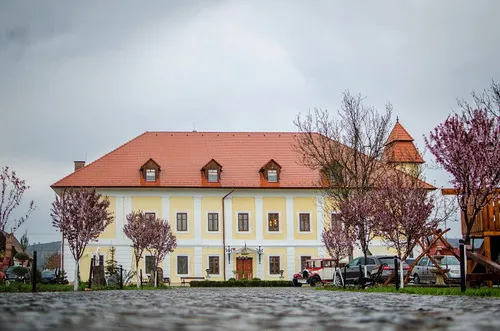 Cazare Ogra - Hotel Castel Haller - Judetul Mures