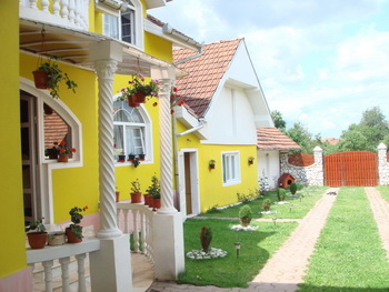Cazare Pietroasa Vila Pietroasa - Vila si Casute - judetul Bihor