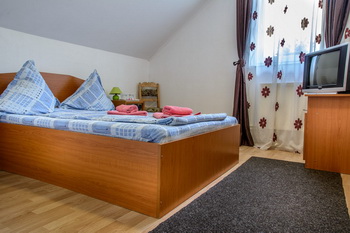 Cazare Sacele Brasov - Pensiunea Tinelu - Judetul Brasov