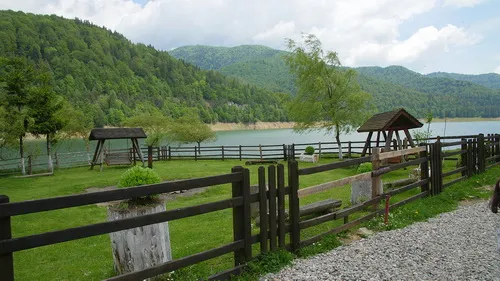 Cazare Transfagarasan - Comuna Arefu - Lacul Vidraru - Cabana Cumpana - Judetul Arges