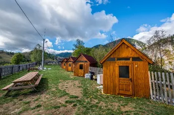 cazare magura, parcul natioanl piatra craiului - Cazare in Zarnesti, Magura - Casute Mosorel **, rezervari online in Zarnesti, Magura: Casute **