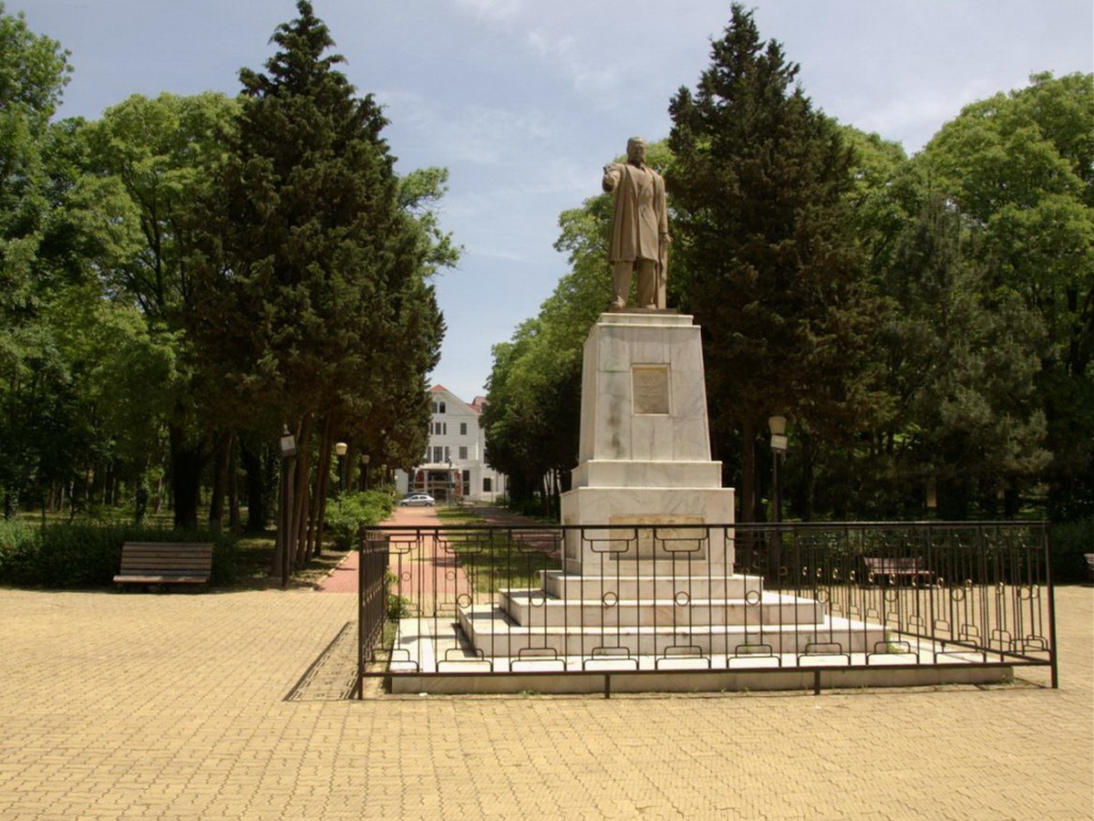 Litoralul Romanesc - Statuia lui Ioan Movila la Eforie Sud