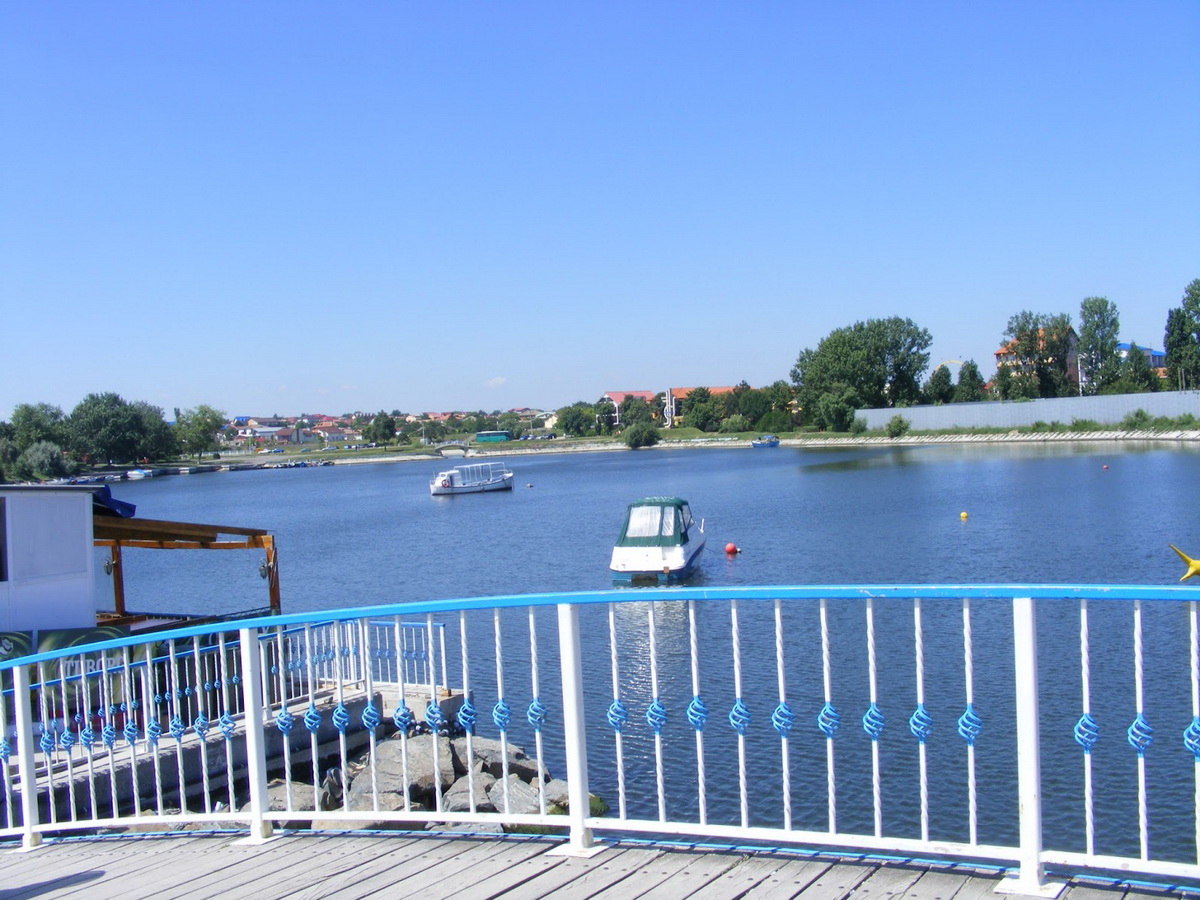 Lac de agrement langa mare - Costinesti
