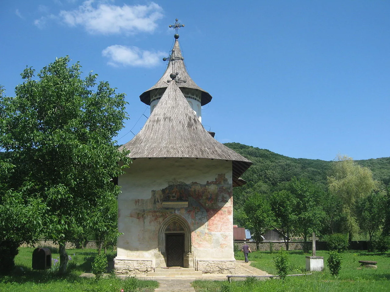 Manastirea Patrauti - Biserica Inaltarea Sfintei Cruci - Bucovina