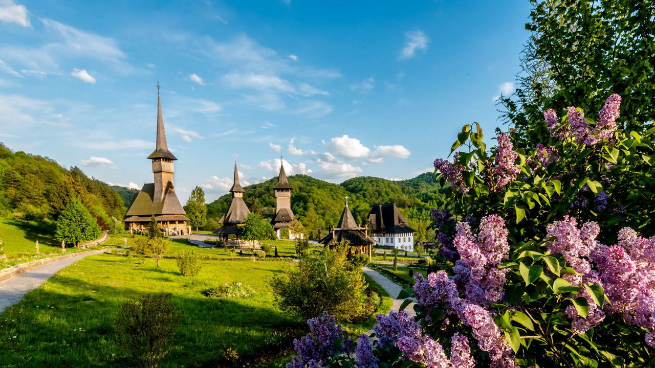 Maramures | Manastirea Barsana | Prezentare in imagini: descriere, poze, harta, cazare, atractii-drumetii