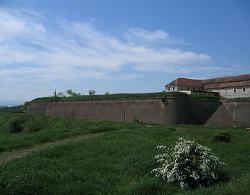 Prezentare in imagini: descriere, poze, harta, cazare, atractii–drumetii Alba Iulia Cazare Prezentare in imagini: descriere, poze, harta, cazare, atractii–drumetii Alba Iulia Cazare