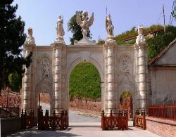 Prezentare in imagini: descriere, poze, harta, cazare, atractii–drumetii Alba Iulia Cazare Prezentare in imagini: descriere, poze, harta, cazare, atractii–drumetii Alba Iulia Cazare