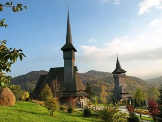 Prezentare in imagini: descriere, poze, harta, cazare, atractii–drumetii Biserici de lemn din Maramures Cazare