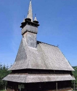 Biserica de lemn Budesti Turism Biserici de lemn din Maramures Cazare