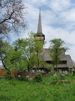 Biserica de lemn Desesti Turism Biserici de lemn din Maramures Cazare