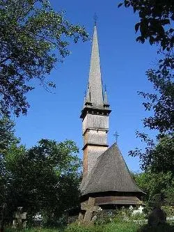 Biserica de lemn Surdesti Turism Biserici de lemn din Maramures Cazare