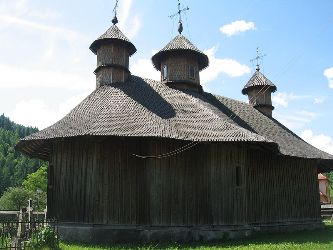 Biserica de lemn din Colacu Turism Biserici din Suceava Cazare