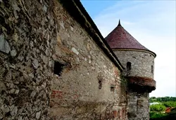 Prezentare in imagini: descriere, poze, harta, cazare, atractii–drumetii Castelul Hunedoarei Cazare