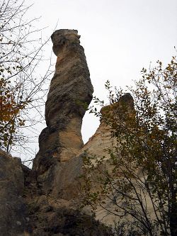 Prezentare in imagini: descriere, poze, harta, cazare, atractii–drumetii Gradina Zmeilor Cazare Prezentare in imagini: descriere, poze, harta, cazare, atractii–drumetii Gradina Zmeilor Cazare