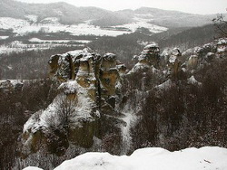 Prezentare in imagini: descriere, poze, harta, cazare, atractii–drumetii Gradina Zmeilor Cazare