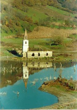 Prezentare in imagini: descriere, poze, harta, cazare, atractii–drumetii Lacul Bezid Cazare