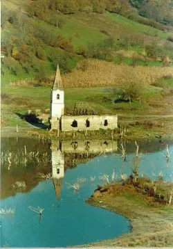 Prezentare in imagini: descriere, poze, harta, cazare, atractii–drumetii Lacul Bezid Cazare