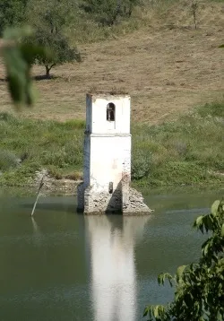 Prezentare in imagini: descriere, poze, harta, cazare, atractii–drumetii Lacul Bezid Cazare