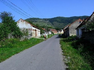 Prezentare in imagini: descriere, poze, harta, cazare, atractii–drumetii Sasca Romana Cazare Prezentare in imagini: descriere, poze, harta, cazare, atractii–drumetii Sasca Romana Cazare