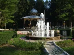 Prezentare in imagini: descriere, poze, harta, cazare, atractii–drumetii Slanic Moldova Cazare