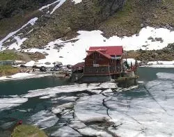 Prezentare in imagini: descriere, poze, harta, cazare, atractii–drumetii Transfagarasan Cazare