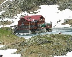 Prezentare in imagini: descriere, poze, harta, cazare, atractii–drumetii Transfagarasan Cazare Prezentare in imagini: descriere, poze, harta, cazare, atractii–drumetii Transfagarasan Cazare