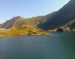 Prezentare in imagini: descriere, poze, harta, cazare, atractii–drumetii Transfagarasan Cazare