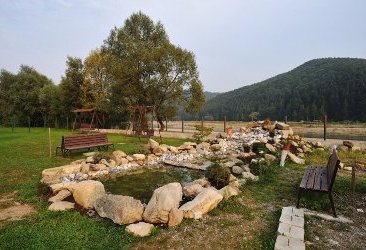 Prezentare in imagini: descriere, poze, harta, cazare, atractii–drumetii Voronet Cazare Prezentare in imagini: descriere, poze, harta, cazare, atractii–drumetii Voronet Cazare